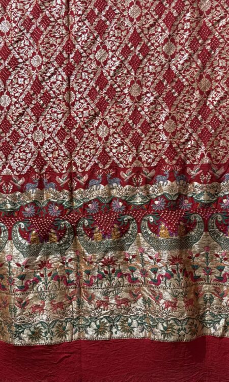 Red bandhani Dupatta odhna along with Meenakari and figure motives in the BORDER.