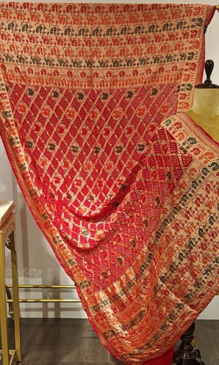 Swan Symphony: Handwoven Red Bandhani with Royal Motifs