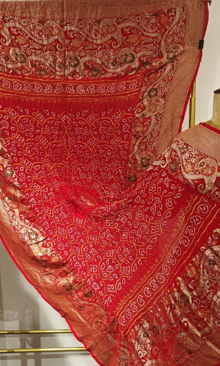 Laal Meenakshi – Red Dupatta with Intricate Meenakari Weaving