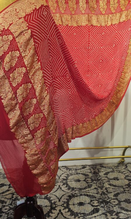 Red colour bandhani duppatta