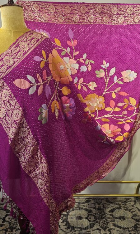 Megenta colour bandhani duppatta