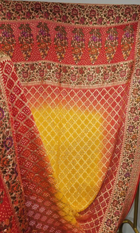 Red-yellow pilia bandhani dupatta