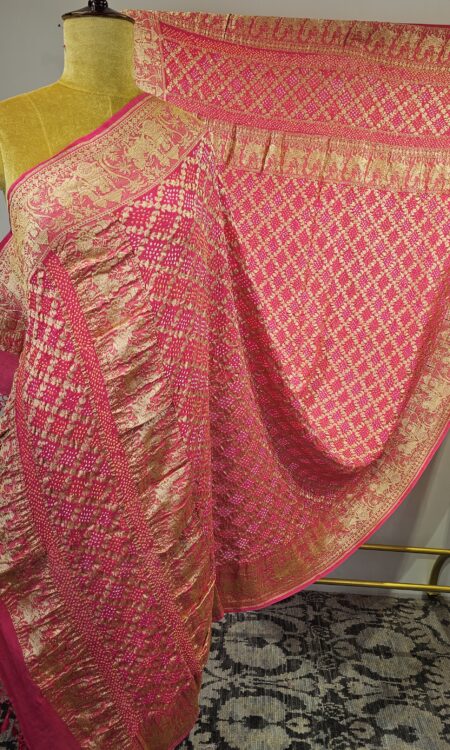 Pink bandhani dupatta with ratha yatra concept