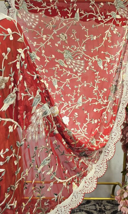 Red prasi dupatta