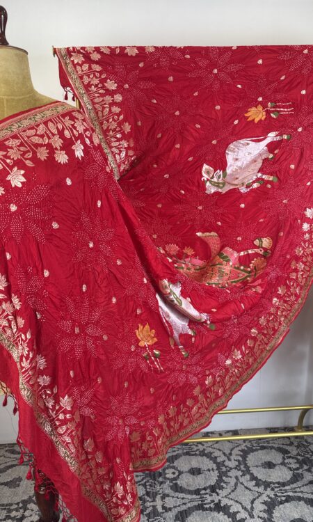 Red colour Srinathji Bandhani dupatta