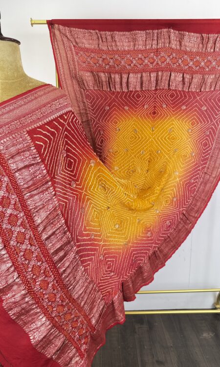 Red to orange (pilia) bandhani dupatta