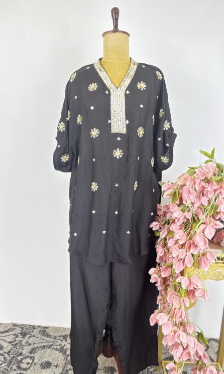 Black colour cord set