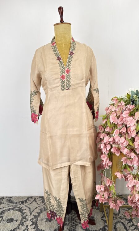 Beige colour cord set