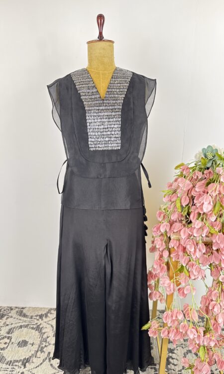 Black colour cord set